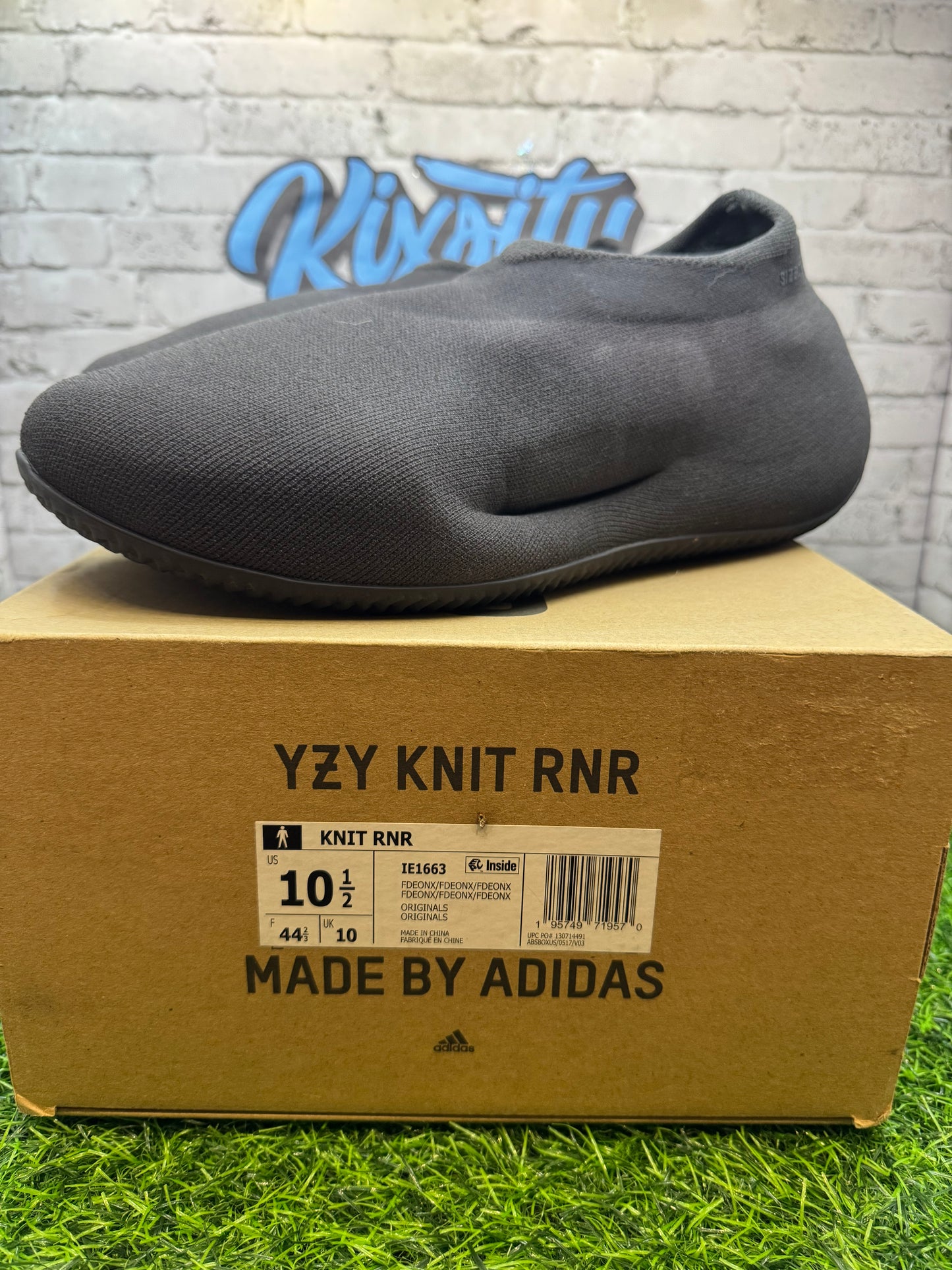 Yeezy Knit RNR Faded Onyx PO 10.5