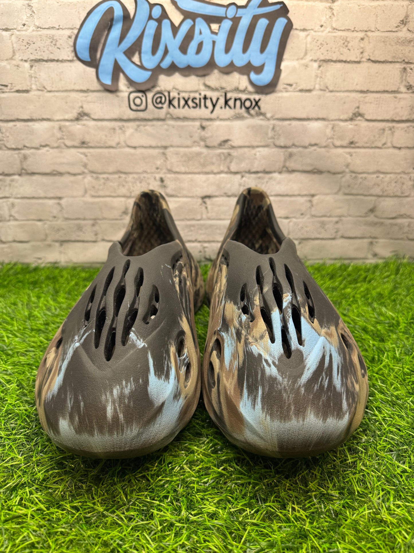 Yeezy Foam RNR MX Cinder PO 11
