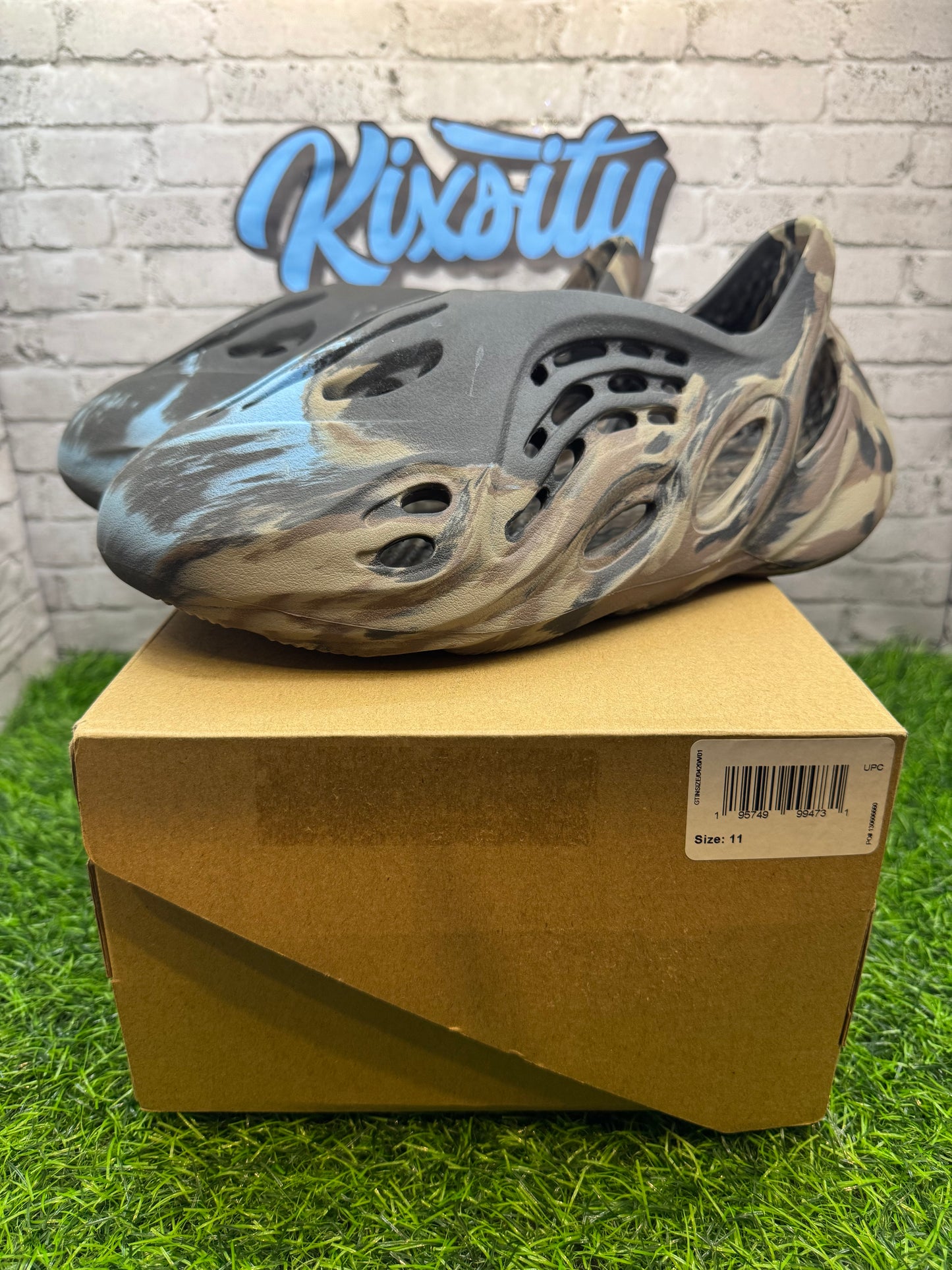 Yeezy Foam RNR MX Cinder PO 11