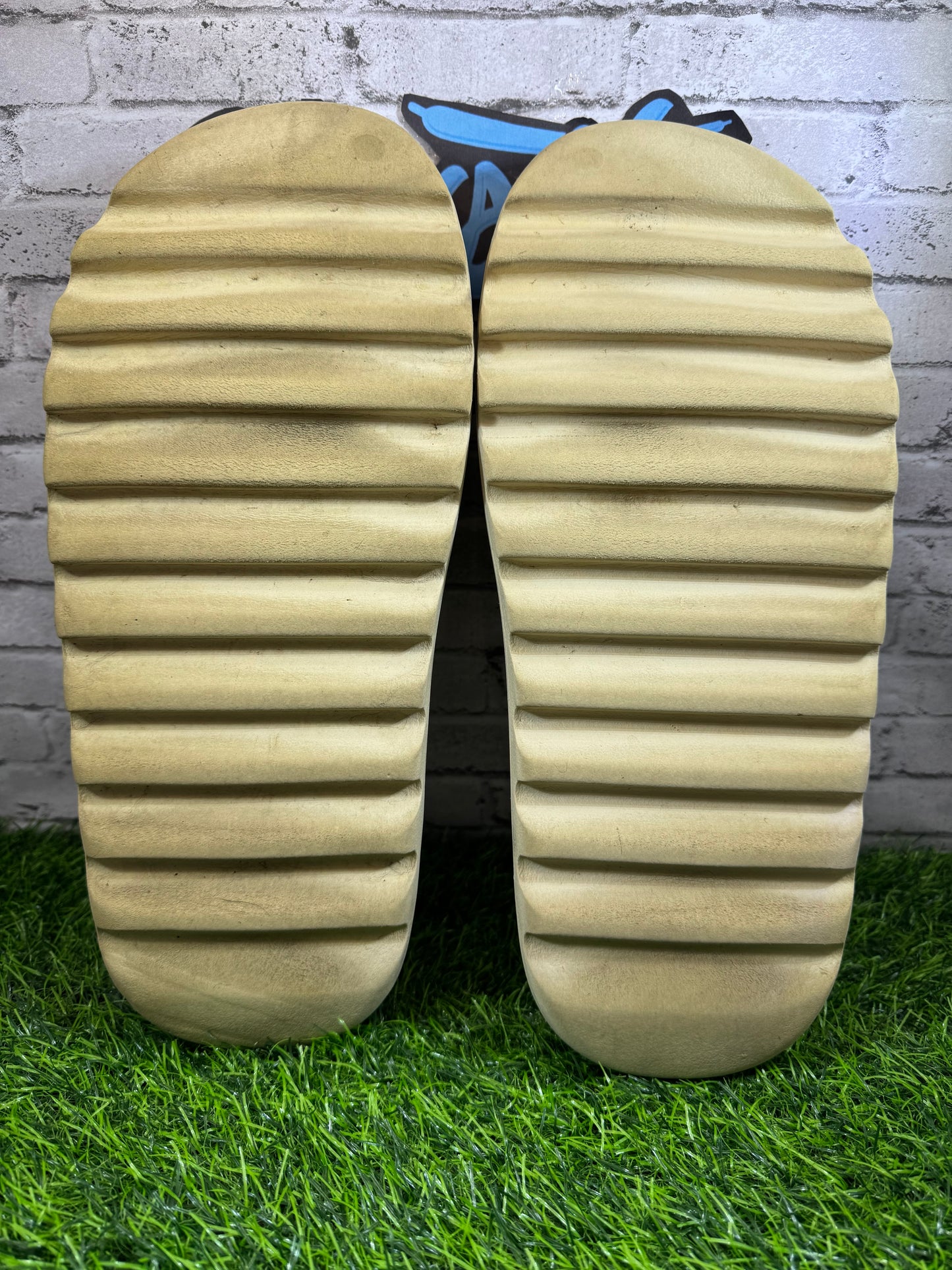 Yeezy Slide Bone PO 14