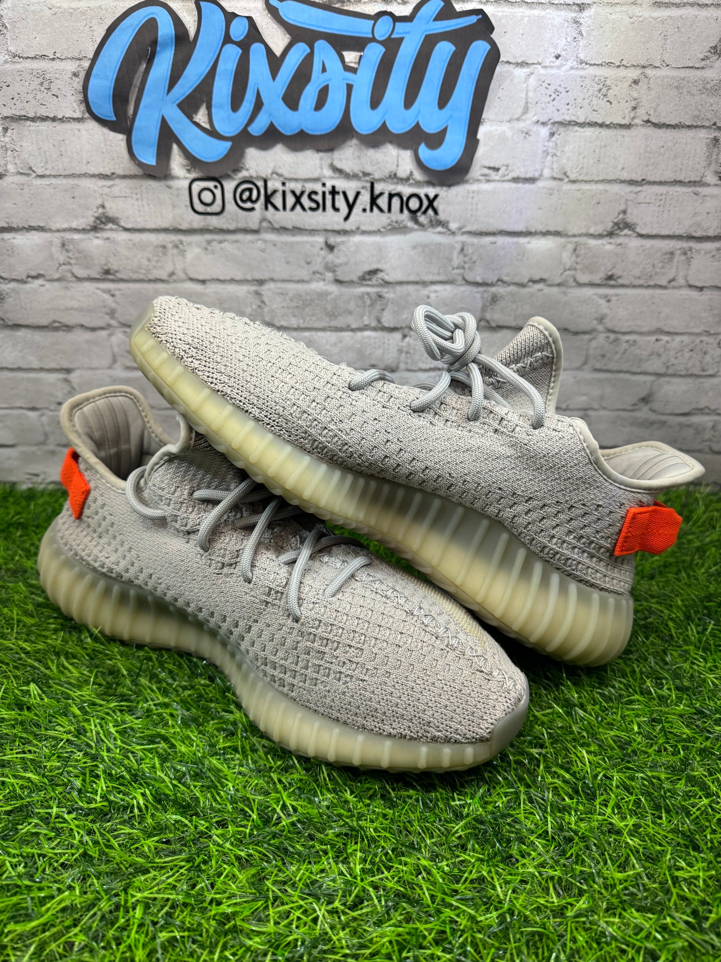 Yeezy 350 V2 Taillight (No Box) PO 8