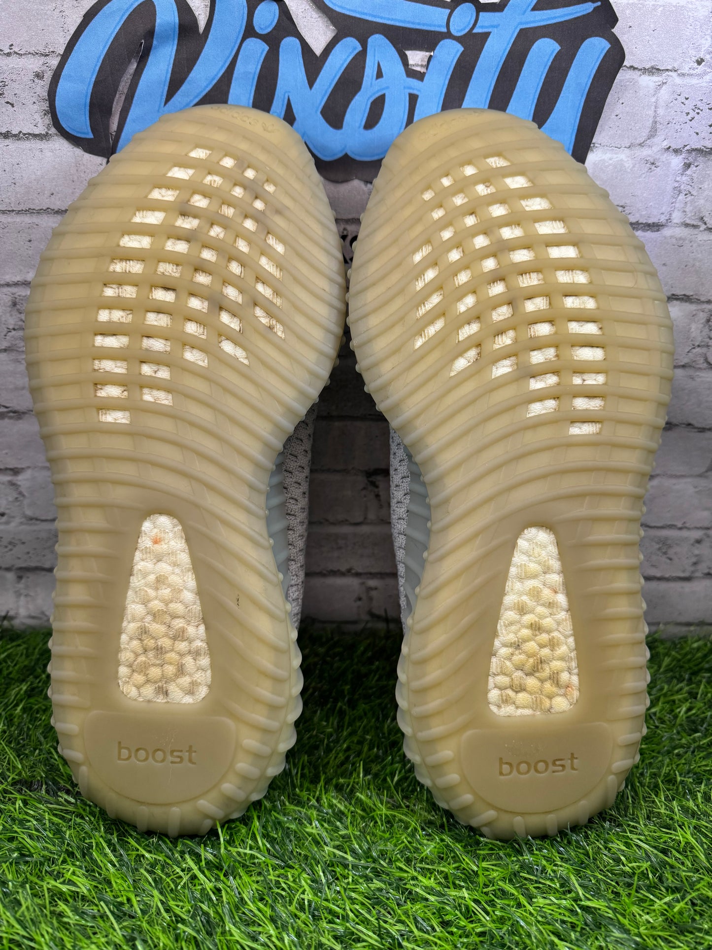 Yeezy 350 V2 Taillight (No Box) PO 8