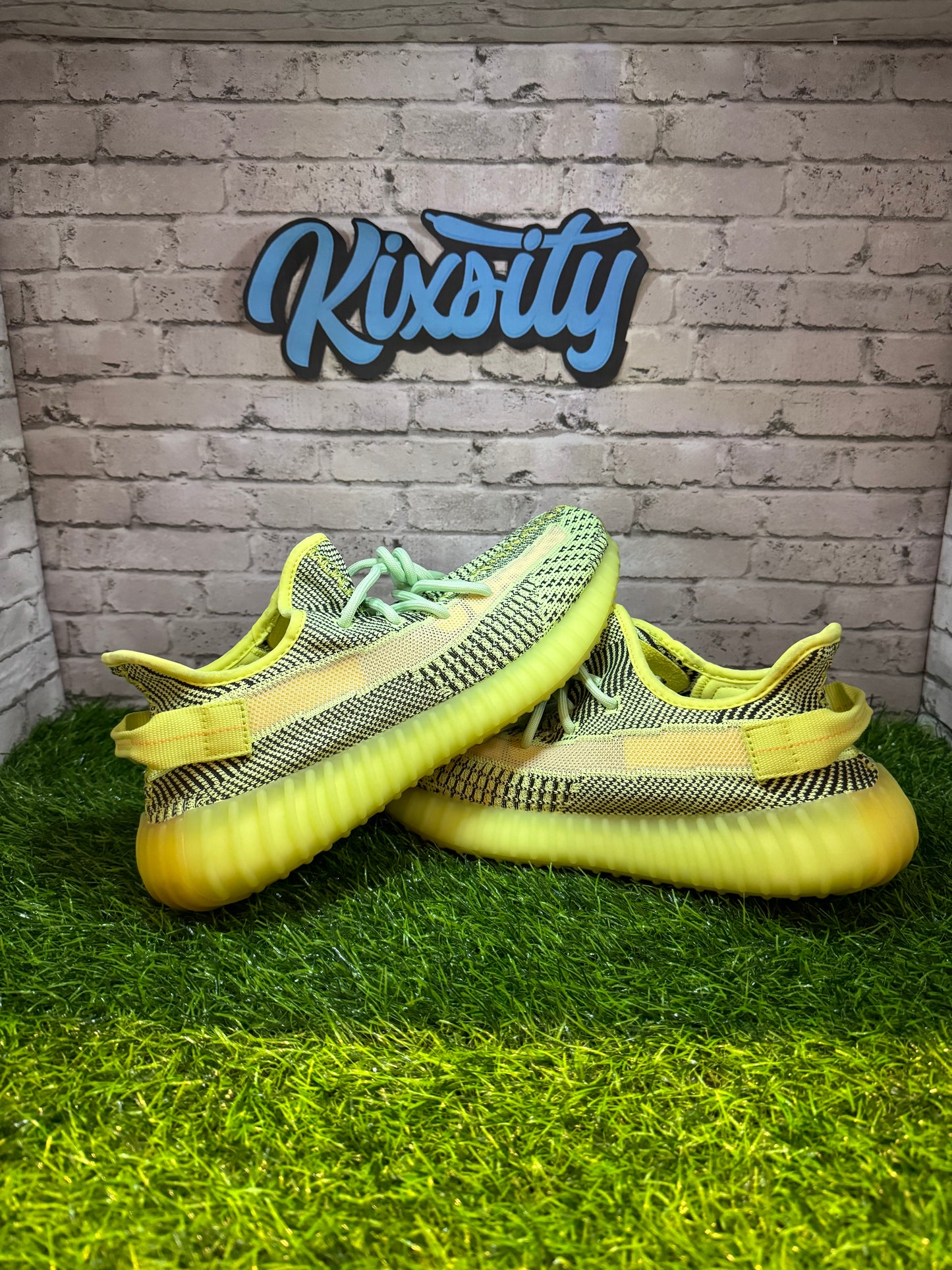 Yeezy 350 V2 Yeezreel PO 9