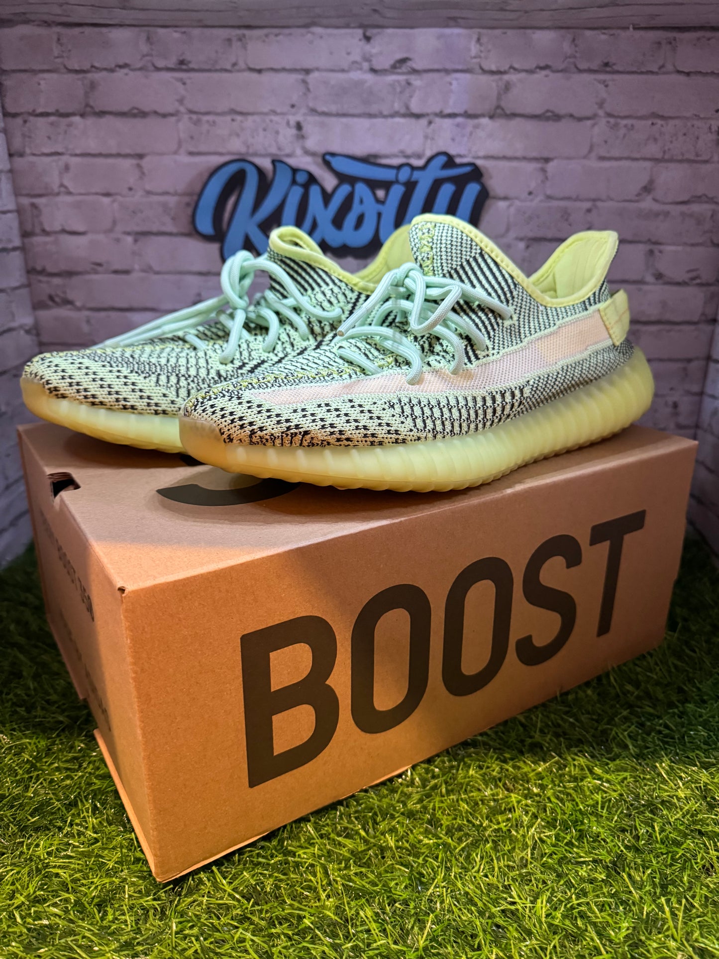 Yeezy 350 V2 Yeezreel PO 9