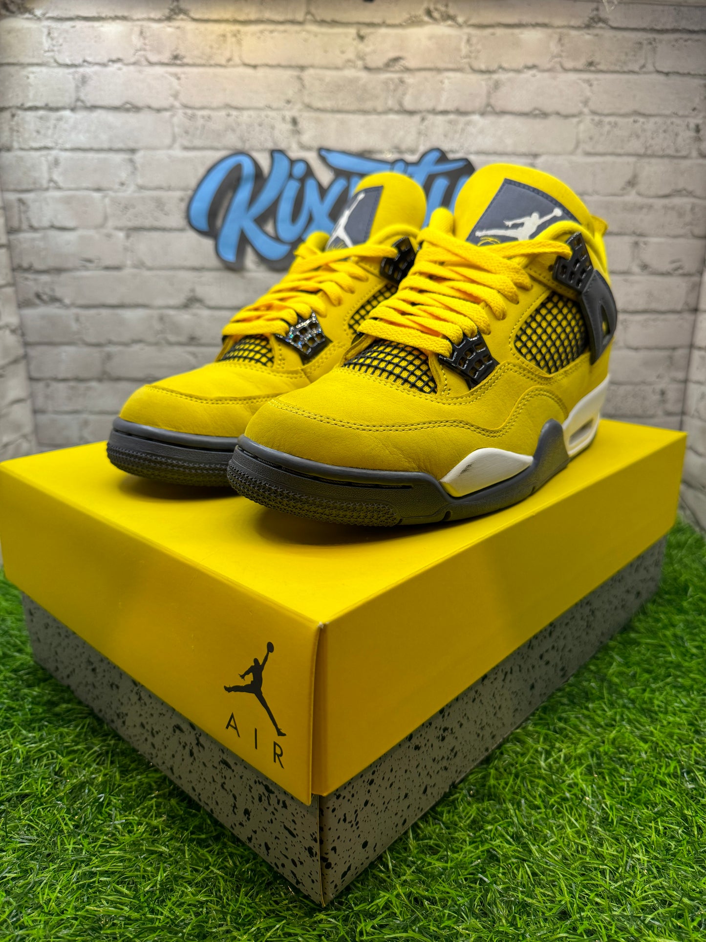 Jordan 4 Lightning PO 7.5