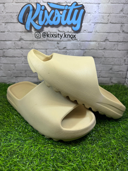 Yeezy Slide Bone PO 14
