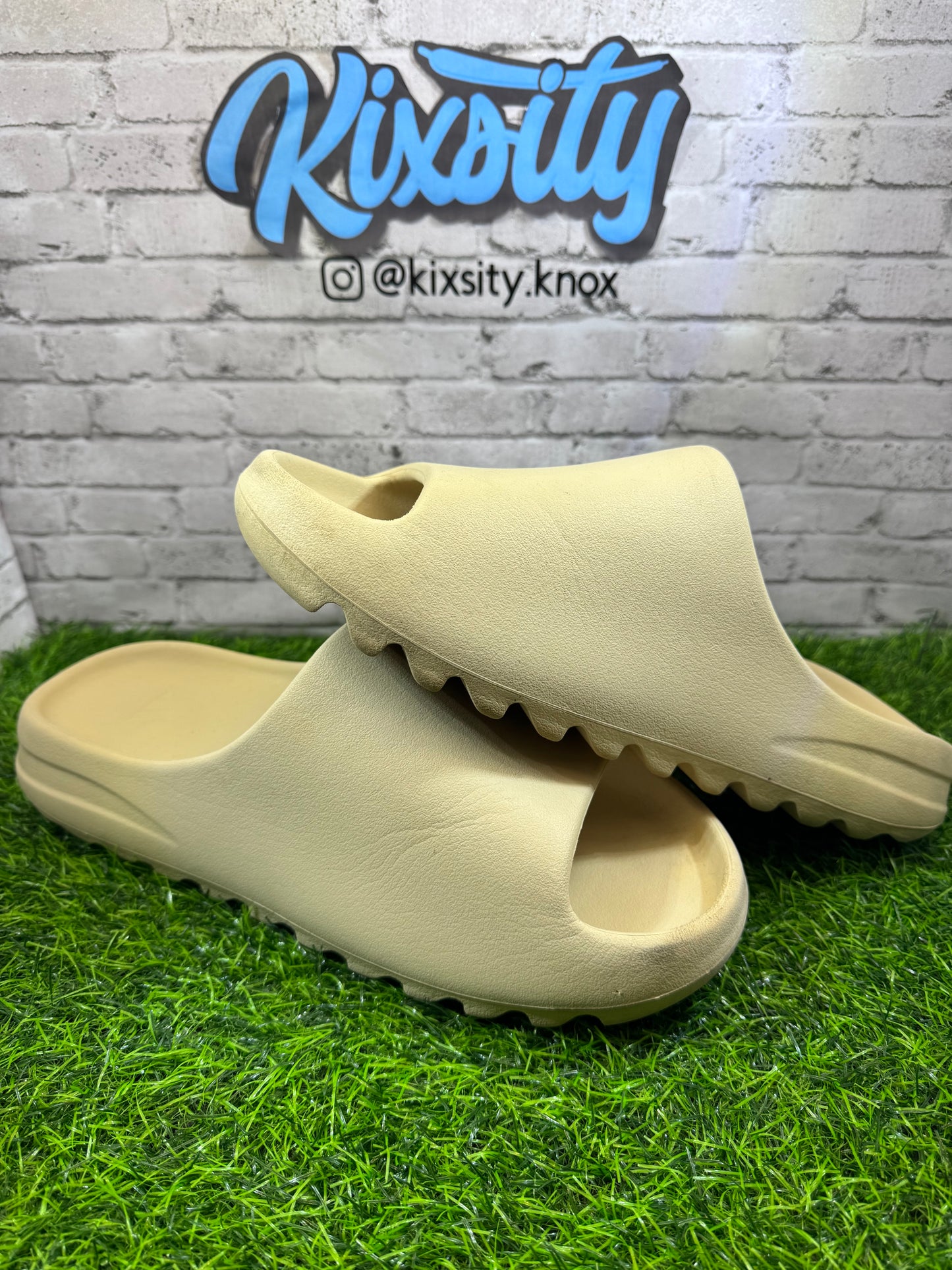 Yeezy Slide Bone PO 14