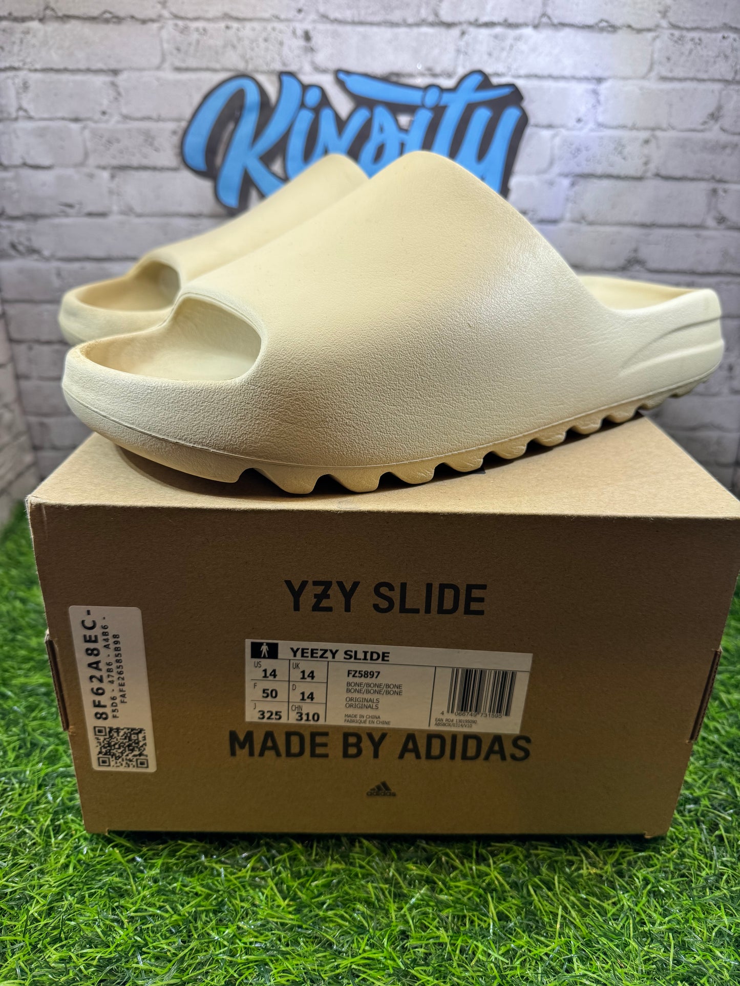 Yeezy Slide Bone PO 14