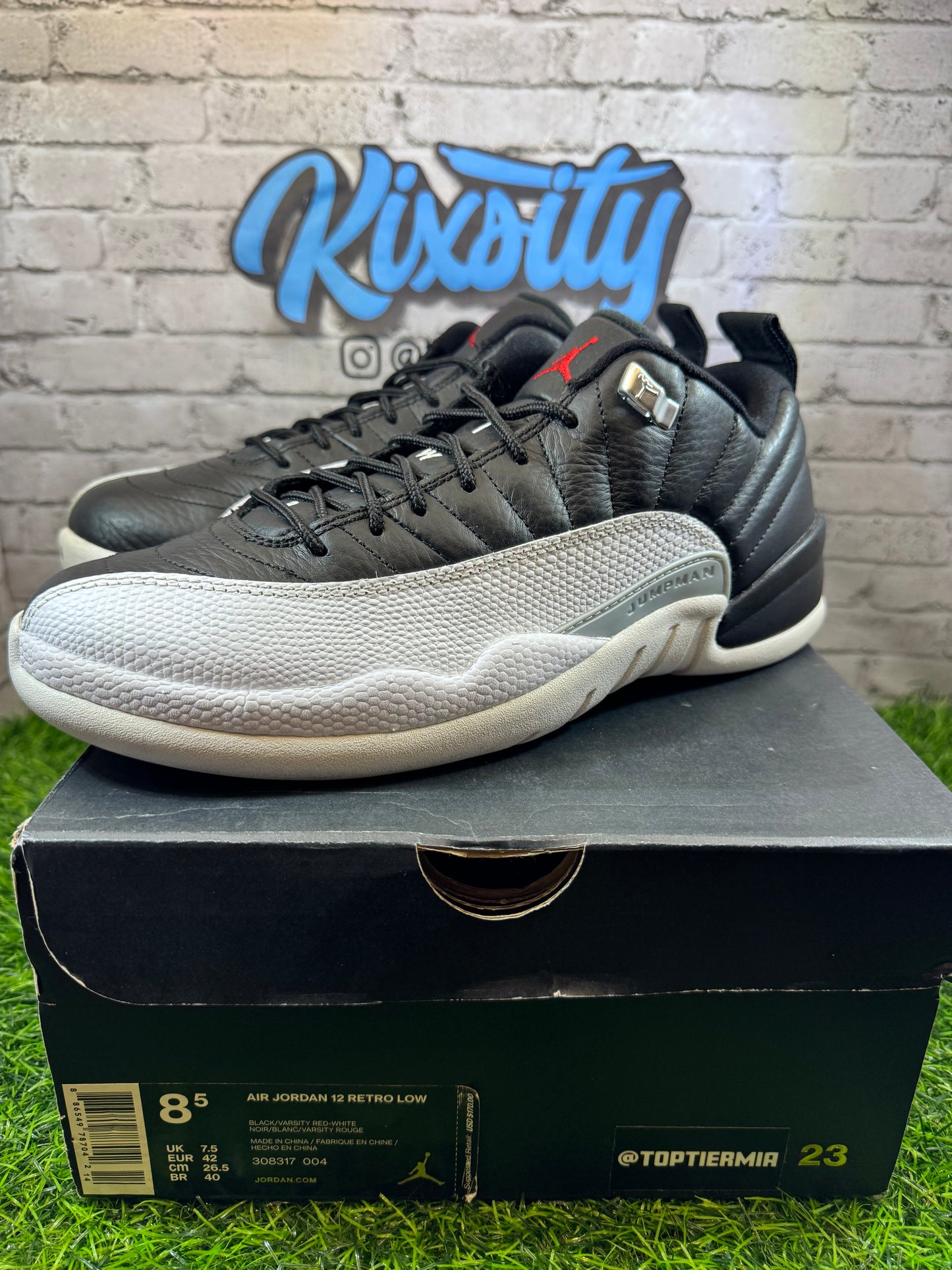 Jordan 12 Low Playoffs (2017) PO 8.5