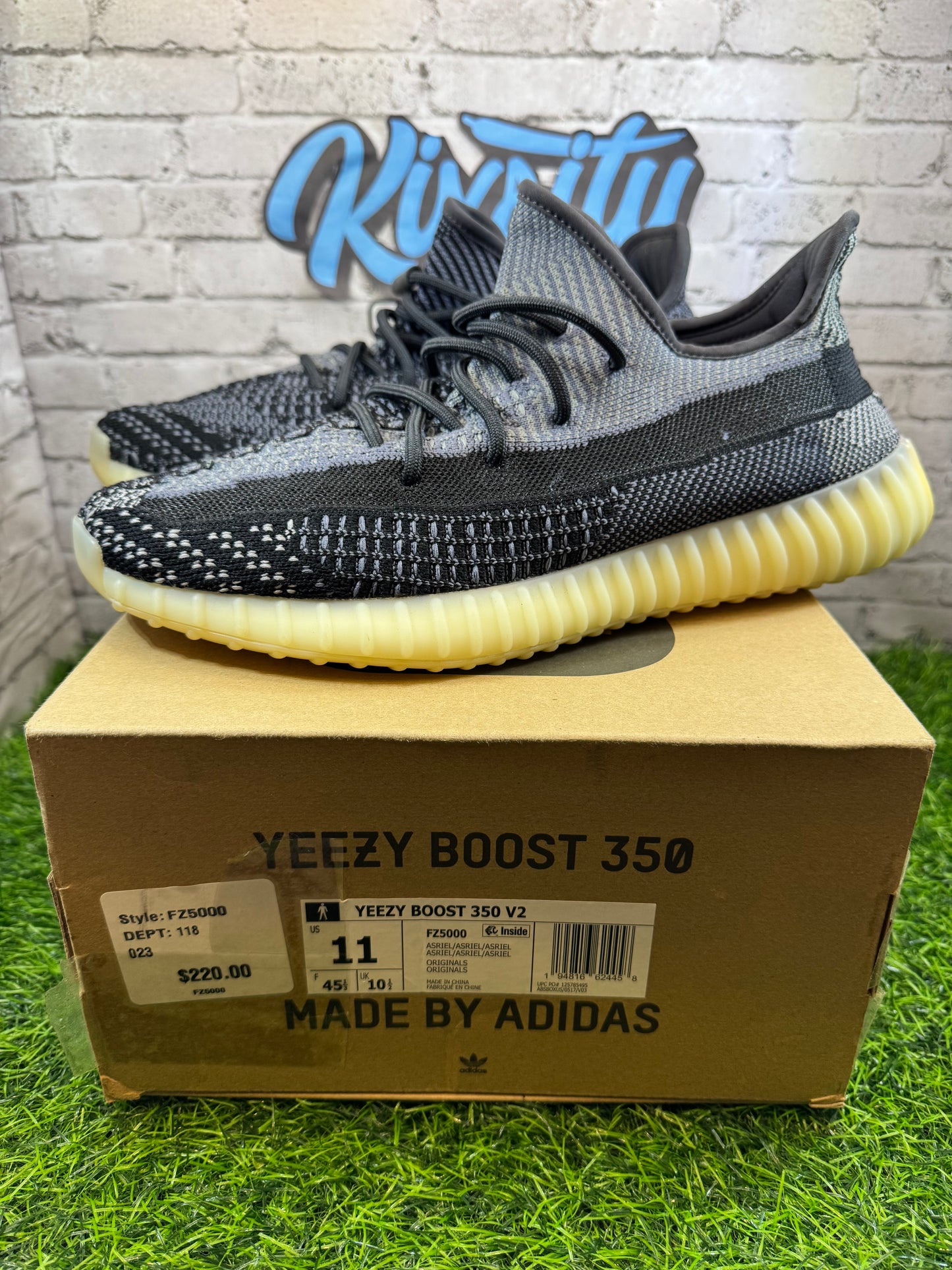 Yeezy 350 V2 Carbon PO 11