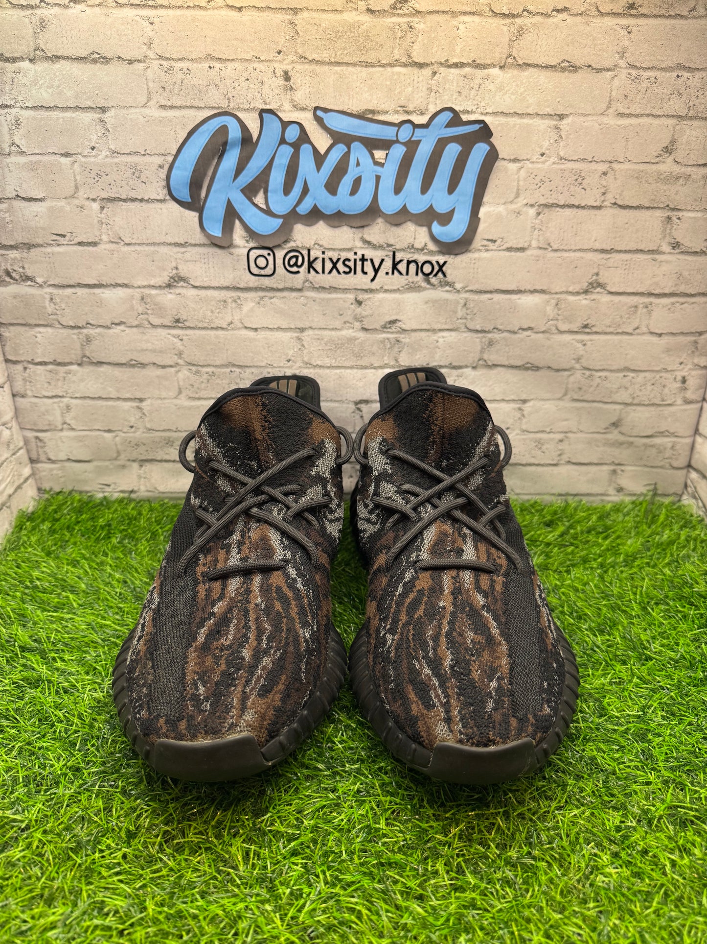 Yeezy 350 V2 MX Rock PO 13.5