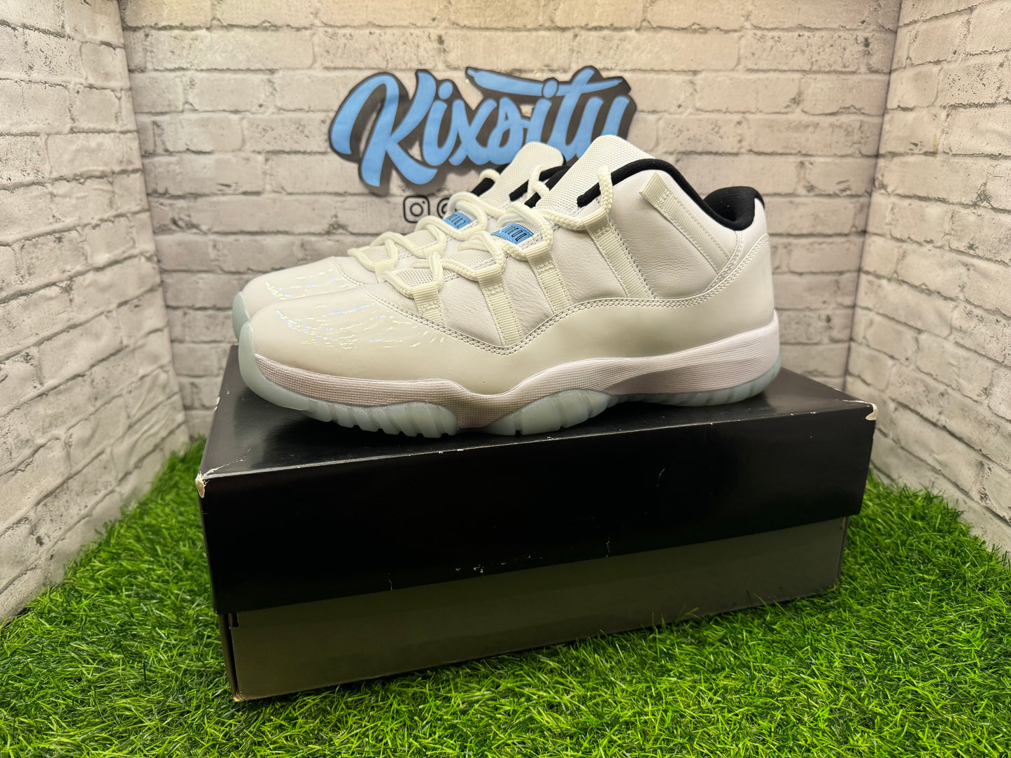 Jordan 11 Low Legend Blue PO 11