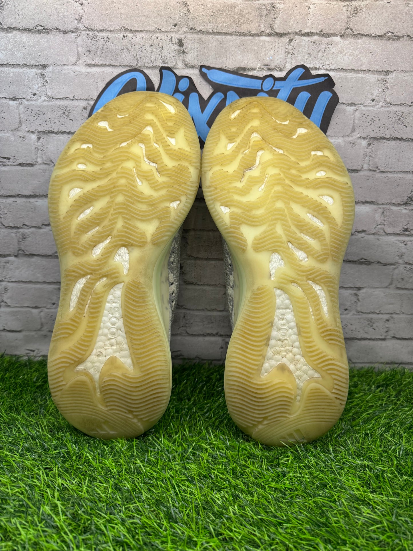 Yeezy 380 Alien PO 11.5