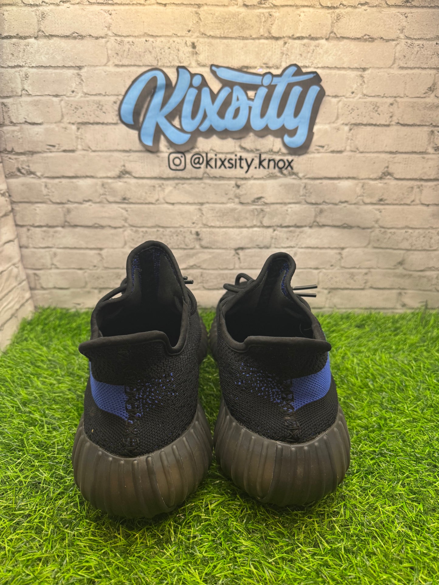 Yeezy 350 V2 Dazzling Blue PO (No Box) 14