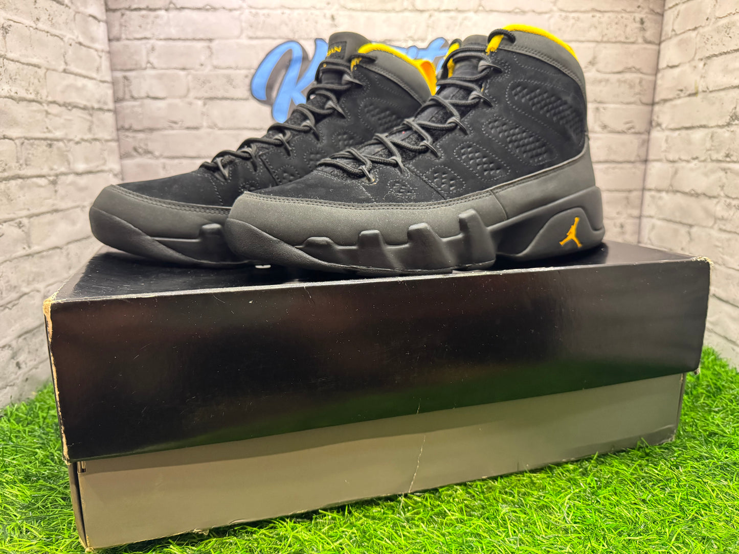 Jordan 9 Dark Charcoal University Gold PO 9.5